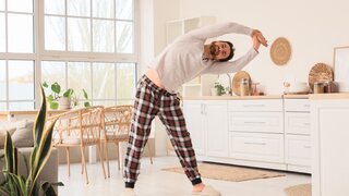 Фитнес-тренер Груздова: утренняя зарядка поможет предотвратить появление осенней хандры